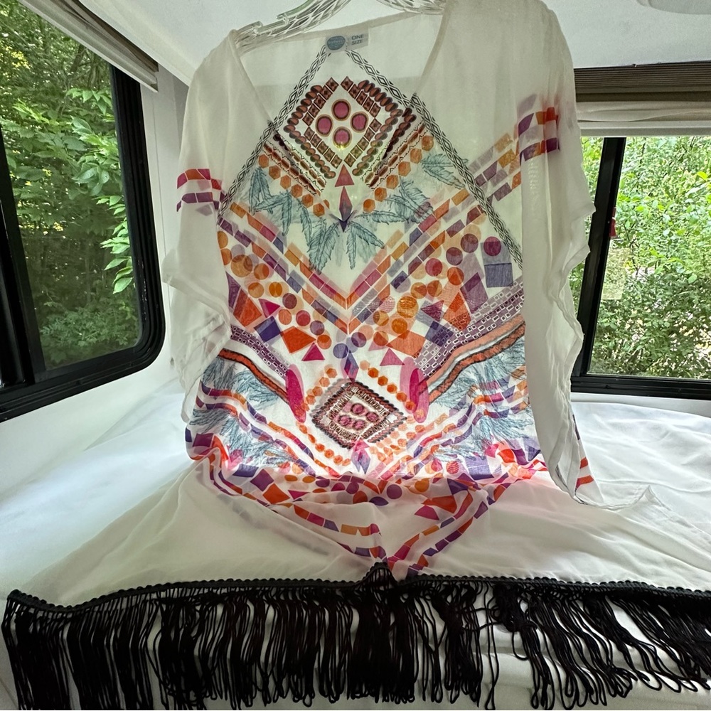Coverup Size OS‎ White Dress P2P 25” V Neck Tribal Motif MIdi Fringe Beachwear